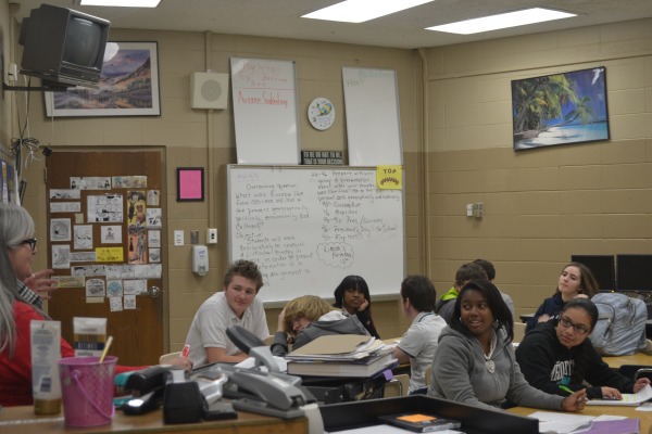 STUDENTS ENJOYING THE PERIOD SCHEDULE  -- Mrs. Tina Staton is teaching her psychology class.