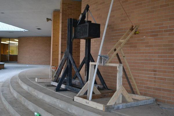 STRICKLANDS PHYSICS CLASS CATAPULTS THEIR WAY INTO 2ND QUARTER -- Central students build catapults for freshmen physics class. 