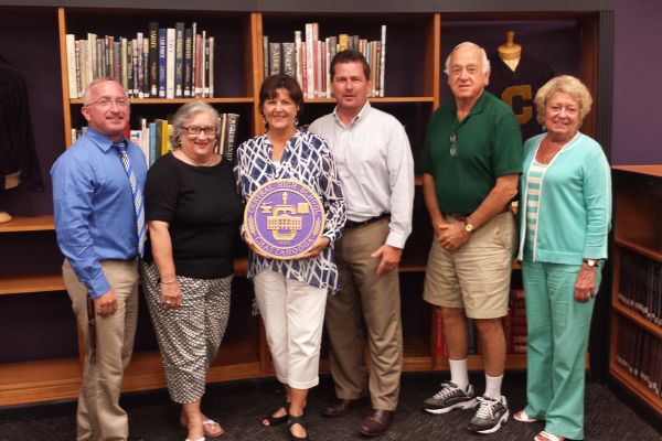 MR KING, MRS BOTTORFF, AND THE REST OF THE ALUMNI ASSOCIATION OFFICERS -- Mr. King poses for a picture with Mrs. Bottorff and the rest of the Alumni Association officers.