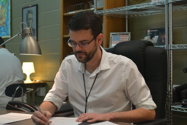 Teacher Spotlight: Mr. Shawn Seals Named Dedicatory of 2017 Champion Yearbook