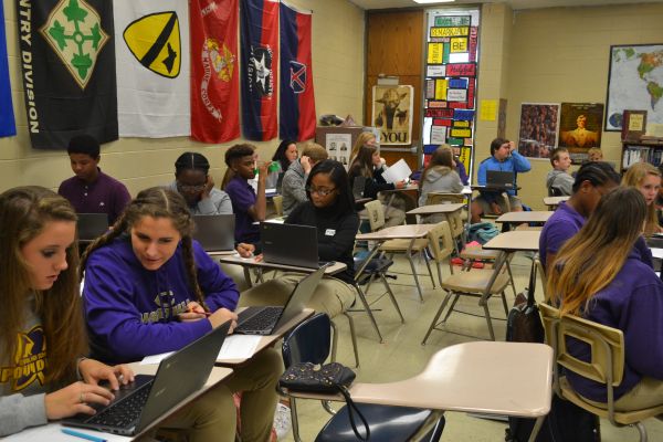 STUDENTS FILLING UP CENTRAL HIGH SCHOOL -- With all of the diversity at Central, the student population and classrooms are filling up.