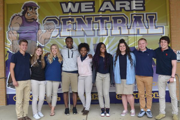 TEN CENTRAL SENIORS NAMED TO 2017 MR. and MISS CENTRAL COURT -- [Left to Right] Court candidates Jared Eddy, Miranda Lillard, Emily Feist, DAndre Anderson, Diamond Jackson, Ashley Russell, Rachel Woodward, Dylan Vagts, and Isaac Coffman come together for a photo in front of one of Centrals murals.  (Not Pictured: Alex Padavana)