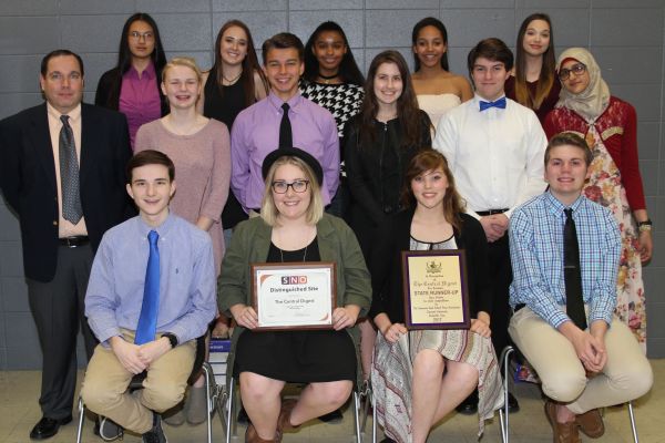 CENTRAL DIGEST NAMED SNO WEBSITE OF DISTINCTION -- 2017 staff members post for a picture celebrating their accomplishments.