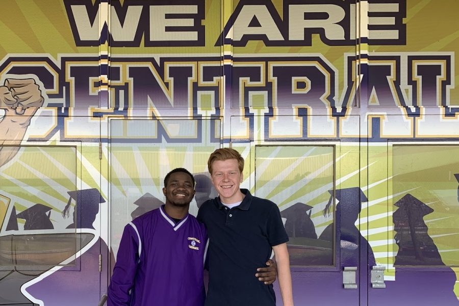 2019 MR. CENTRAL COURT NOMINEES ARE ANNOUNCED -- Two candidates, Michael McGhee and Nathen Vanderwilt, show off their school spirit.