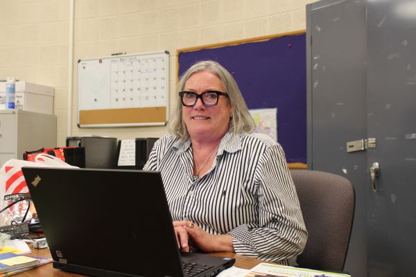 COSTELLO TAKES THE REIGNS OF THE ADVANCED STUDIES PROGRAM - - Pictured above is Laura Costello working in her new office in B-Pod.