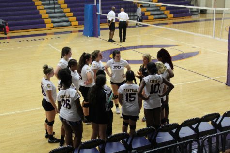 Central’s Volleyball Team is Spiking Their Way Into a New Season