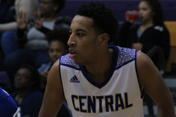 ATHLETE SPOTLIGHT: ALFONSO FEW LEADS UNDERCLASSMEN THROUGH HIS COMMITMENT AND HARD WORK -- Alfonso Few is standing as the Soddy Daisy Trojans shoot a free throw after a foul. 