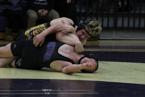 Central’s Wrestling Pounders Persist to Victory