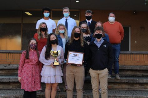 DIGEST NAMED NATIONAL WEBSITE OF DISTINCTION -- The Central Digest staff pictured with their awards. Blake Catlett, a 4-year staff member, is holding the plaque in front. 