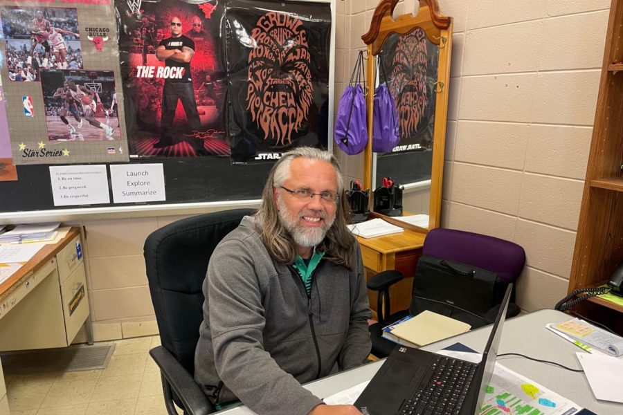 SCOTT PHILLIPS HAS BEEN IN HISTORY DEPT. AT CENTRAL FOR 27 YEARS -- Mr.Phillips has been a member of the history teaching staff for 27 years. 