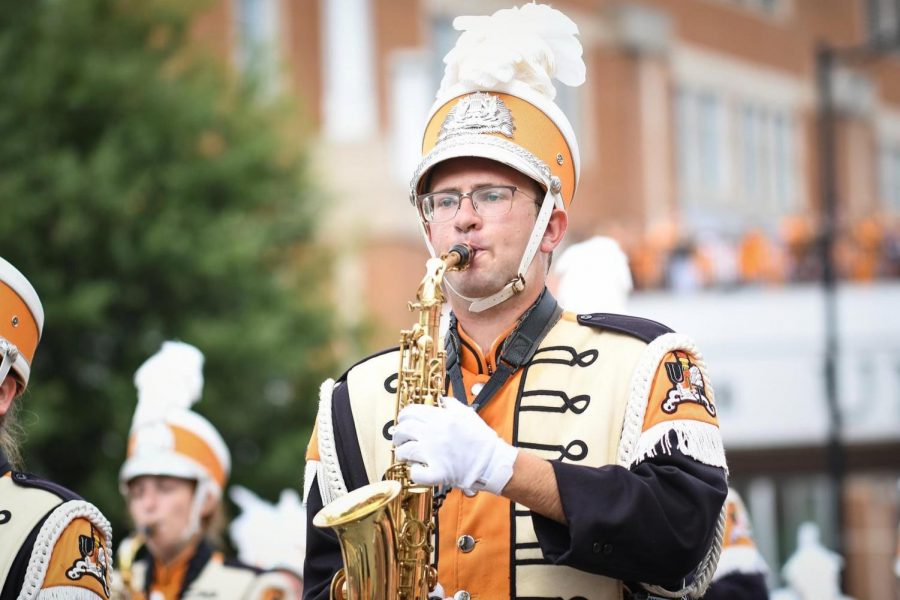 ALUMNI+SPOTLIGHT%3A+JOSH+SIZEMORE+%2818%29+MARCHES+ON+WITH+PRIDE+OF+THE+SOUTHLAND+MARCHING+BAND+--+Josh+Sizemore+during+the+march+to+Neyland+Stadium.+
